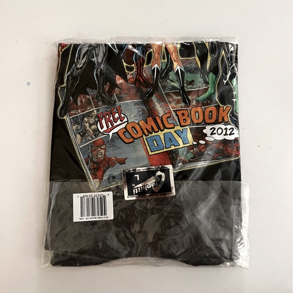 Free Comic Book Day 2012 Shirt in black - New in packaging - Picture 2 of 3